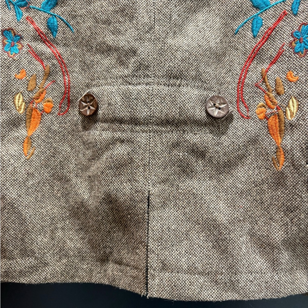 Hendi Embroidered Unique Jacket - image 13